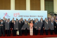 Phó Thủ tướng, Bộ trưởng Ngoại giao Phạm Bình Minh (hàng đầu, thứ tư từ trái sang) và các Trưởng đoàn chụp ảnh chung.