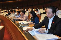 Các ĐBQH bấm nút thông qua Nghị quyết.