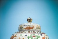 Chiếc bình cổ vừa được bán giá 622 tỷ đồng gây choáng có gì đặc biệt?