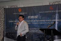 Ông Sonny Vũ, CTO của Tập đoàn Fossil, tham dự diễn đàn ngày 9/12 tại Mỹ. Ảnh: UBNVNONN.