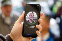 Tính năng nhận dạng khuôn mặt Face ID trên iPhone X.