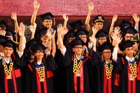 Hà Nội có chính sách thu hút thủ khoa vào cơ quan nhà nước.