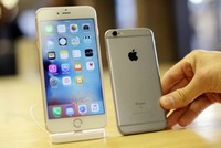 Pin chai dần theo thời gian khiến Apple phải giảm hiệu năng của máy để kéo dài thời lượng pin.