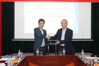 Đại diện Hiệp hội Du lịch Việt Nam và HPA tại lễ ký kết