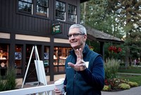 CEO Apple dậy lúc 3h45 sáng, đọc 800 email mỗi ngày