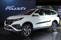 Toyota Rush 2018 giá từ 17.800 USD tại Indonesia.