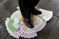 Những người giàu nhất thế giới đang ngày càng bỏ xa top cuối. Ảnh: AFP