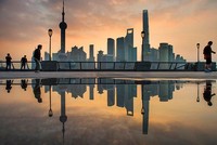 Các tòa nhà chọc trời ở Bến Thượng Hải. (Nguồn: Xinhua)