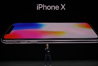 Apple sẽ cắt giảm sản lượng iPhone X năm nay.