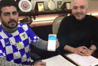 Kiroglu là cầu thủ đầu tiên chuyển nhượng bằng tiền ảo.