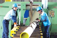 Hàn Quốc, Nhật Bản... đang “dẫn dắt” cuộc chơi FDI tại Việt Nam. Trong ảnh: Hoạt động tại Công ty Doosan Vina (Quảng Ngãi). Ảnh: Đức Thanh