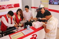 Việc người dân đổ xô chơi Vietlott nhằm kiếm những giải thưởng độc đắc đã giúp công ty này thu gần 3.900 tỷ tiền bán vé số trong năm 2017. Ảnh minh họa