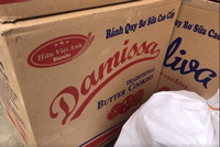 Loại bánh giả mãn mác giống y thật, người tiêu dùng nếu không tỉnh táo rất khó phát hiện ra.