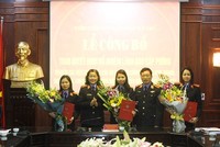 Phó Viện trưởng VKSND tối cao Nguyễn Thị Thủy Khiêm trao quyết định bổ nhiệm chức vụ lãnh đạo cấp phòng Vụ 10 VKSND tối cao