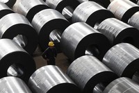 Biện pháp hạn chế nhập khẩu thép, nhôm Việt Nam vào Mỹ đã được DOC trình lên Tổng thống Donald Trump xem xét, quyết định.