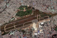 Sân bay Tân Sơn Nhất nhìn từ trên cao. Ảnh: Google maps.