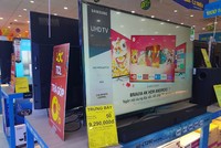 Nhiều siêu thị điện máy xả hàng trưng bày sau Tết