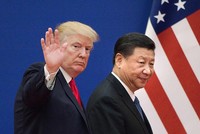 Tổng thống Donald Trump (trái) và Chủ tịch Tập Cận Bình (Ảnh: AFP)