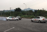 Tay lái Việt trổ tài drift tại Hà Nội