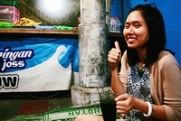 Mỗi ly kopi joss chỉ có giá 5.000 rupiah (khoảng 8.000 đồng). Ảnh: Phong Vinh.