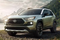 Chiếc crossover bán chạy sở hữu ngoại hình nhiều góc cạnh, gân guốc hơn so với thế hệ hiện hành.