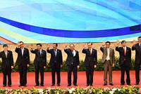 Lãnh đạo các nước GMS cùng các đối tác dự cuộc họp ngày 31/3 tại Hà Nội. Ảnh: Giang Huy.