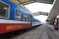 Tuyến đường sắt Đông - Tây vận tốc 160 km/h. Ảnh: Đ.Loan