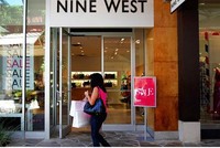 Một cửa hàng Nine West tại trung tâm thương mại ở Texas (Mỹ). Ảnh: Bloomberg.
