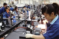 Năng suất lao động của Việt Nam còn thua xa Singapore, Trung Quốc