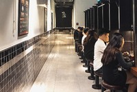 Quán mì thích hợp cho những người cô đơn, hay đi ăn một mình. Ảnh: Sohyeon.