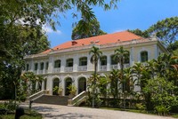 Những món đồ quý trong tòa nhà gần 150 năm tuổi ở Sài Gòn