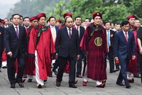 Hàng chục nghìn người dâng hương Giỗ tổ vua Hùng