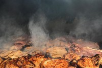 Quán cơm 23 năm ở Sài Gòn bán sườn to bằng gang tay