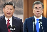 Tổng thống Hàn Quốc Moon Jae-in, phải, và Chủ tịch Trung Quốc Tập Cận Bình. Ảnh: China Plus.