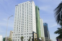 Khách sạn Eden trên đường Võ Nguyên Giáp đã hoàn thiện phần mặt ngoài. Ảnh: Nguyễn Đông.