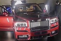 SUV siêu sang mới Rolls-Royce Cullinan dường như được giới thiệu riêng với một số khách hàng chọn lọc và bị chụp trộm. Ảnh: Carscoops.