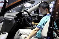 Chỉ một chiếc xe Lexus được bán ra trong tháng 4/2018.