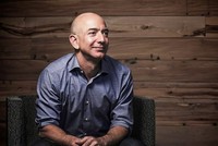 Jeff Bezos vừa là người giàu nhất thế giới, vừa là CEO quyền lực nhất. Ảnh: Fortune.
