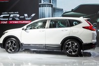 Từ đầu năm đến nay, đã có khoảng 5 nghìn chiếc xe du lịch dưới 9 chỗ nhập khẩu vào Việt Nam, nhưng mới chỉ có Honda và GM hoàn thành thủ tục để thông quan xe nhập khẩu từ Thái Lan.