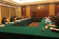 Thứ trưởng Bộ Công Thương, Trần Quốc Khánh làm việc với lãnh đạo Chính quyền nhân dân Khu tự trị dân tộc Choang, Quảng Tây Trung Quốc nhằm khai thông cho nông sản Việt Nam xuất khẩu trước những tiêu chuẩn nhập khẩu mới của Quảng Tây.