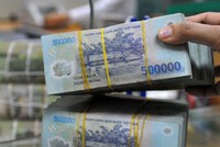 Kiểm tra việc huy động vốn, NHNN phát hiện ra nhiều "chiêu" lách trần lãi suất của các ngân hàng thương mại (ảnh minh họa).