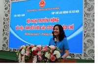 Thứ trưởng Bộ Lao động – Thương binh và Xã hội Nguyễn Thị Hà phát biểu tại Hội nghị.