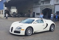 Siêu xe Bugatti Veyron với màu áo trắng toàn thân độc nhất Việt Nam có chủ mới.
