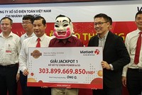 Sau khi giải thưởng hơn 300 tỷ tìm được chủ nhân, doanh thu từ loại hình Power 655 của Vietlott đã giảm 3-4 lần. Ảnh: Ngô Minh.