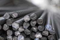 Giá sắt, thép thờ ơ với gói kích thích hàng tỷ USD của Trung Quốc vào cơ sở hạ tầng