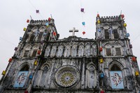 Nhà thờ trăm tuổi nơi giữ sách quốc ngữ đầu tiên