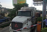 Vào chiều 5/6, tại trạm BOT Tân Đệ đã xảy ra tình huống nhiều tài xế điều khiển phương tiện đâm thẳng qua barie mà không trả phí..