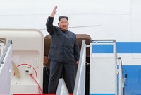 Kim Jong-un đặt chân tới Singapore hôm 10/6. Ảnh: Reuters.