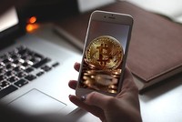 Các ứng dụng ví, giao dịch tiền ảo của chính sàn, tổ chức vẫn sẽ được đưa lên App Store.