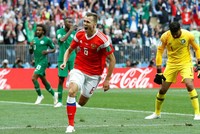 Cheryshev trở thành cầu thủ đầu tiên ghi cú đúp tại World Cup 2018. Ảnh: Reuters.